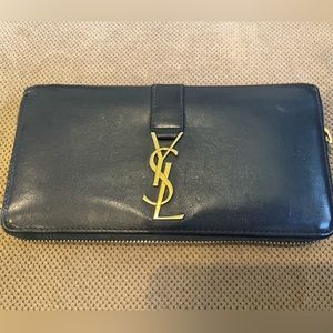 AUTHENTIC Saint Laurent (YSL) Zippy Wallet